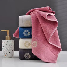 Load image into Gallery viewer, Inyahome Set of 1/4/6/10 Monogrammed Towels Sets Embroidered Luxury Large Bath Hand Face Towels Sets Personalized Gift Towels