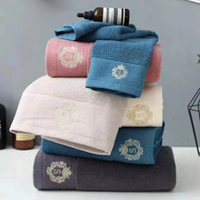 Laden Sie das Bild in den Galerie-Viewer, Inyahome Set of 1/4/6/10 Monogrammed Towels Sets Embroidered Luxury Large Bath Hand Face Towels Sets Personalized Gift Towels
